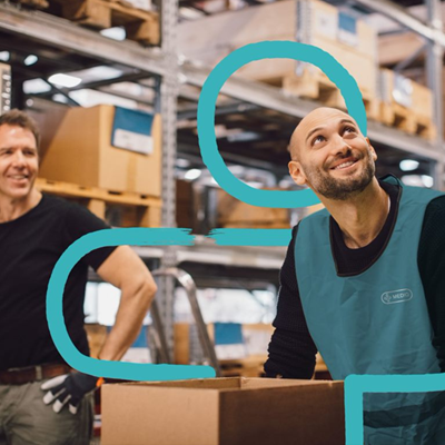mediq medewerkers in magazijn